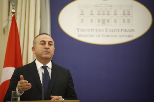 O Τσαβούσογλου δεν… βλέπει σύνορα στο Αιγαίο