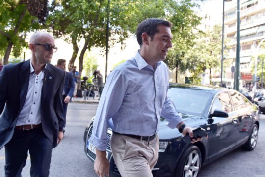 Στα καμμένα της Αν. Αττικής ο πρωθυπουργός