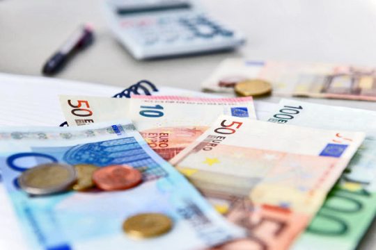 Ο ΟΑΕΕ αξιώνει εισφορές 25ετίας από δημοσιογράφους
