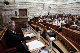Κρίση ταυτότητας στην… αντιπολίτευση