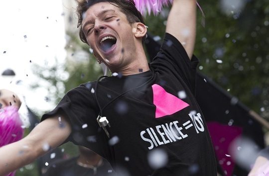 Η αναχαίτιση του ιού του AIDS και οι ακτιβιστές της Act Up
