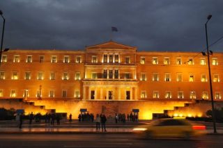 Αλλαγή στο Σύνταγμα, όχι απλές βελτιώσεις ζητούν οι πολίτες