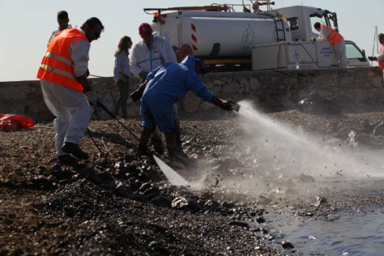 «Μέσα σε 30 μέρες θα έχει καθαριστεί το μεγαλύτερο τμήμα των ακτών»