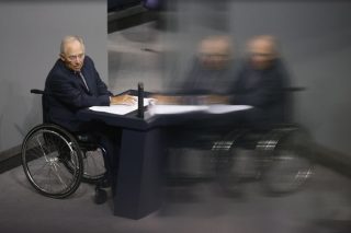 Ο Σόιμπλε σέρνει τον χορό