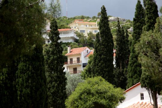 Ερχεται ρύθμιση για δασικά αυθαίρετα