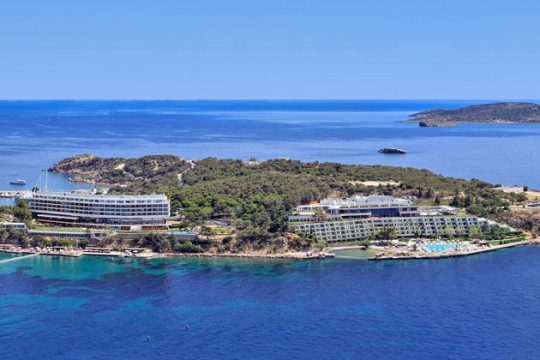 «Four Seasons» στη Βουλιαγμένη