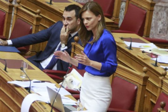 Αντιδράσεις απ’ την απόσυρση άρθρου του εργασιακού ν/σ