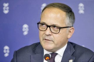 Λεπτή ισορροπία για τη μείωση των «κόκκινων» δανείων