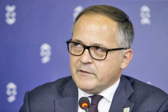 Λεπτή ισορροπία για τη μείωση των «κόκκινων» δανείων