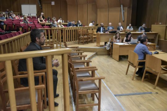 «”Στρατιωτικό άγημα” χρυσαυγιτών αναστάτωνε και τρομοκρατούσε»
