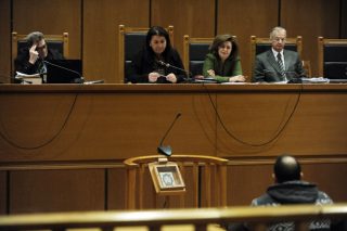 «Κόμμα-πολιτοφυλακή με στρατιωτική δομή»