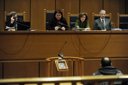 «Κόμμα-πολιτοφυλακή με στρατιωτική δομή»