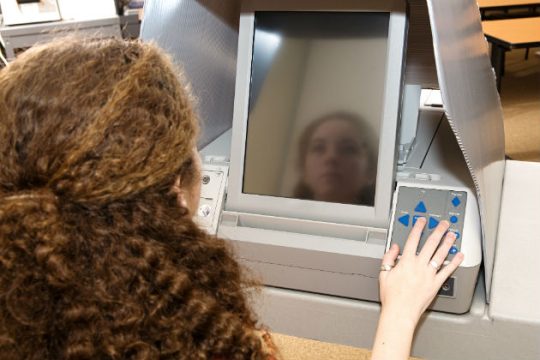Ούτε και σήμερα απόφαση για την e-ψηφοφορία στην Κεντροαριστερά