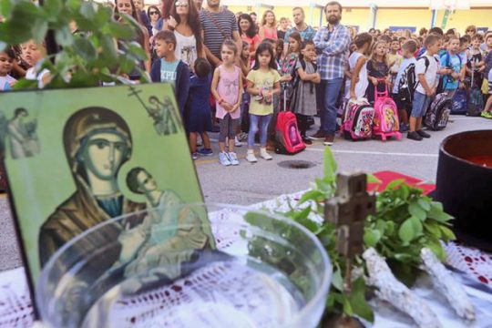 Αγιασμοί με υποσχέσεις