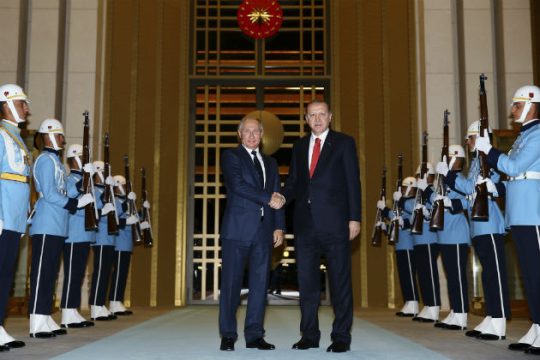 Μόσχα – Αγκυρα, ένα τσιγάρο δρόμος