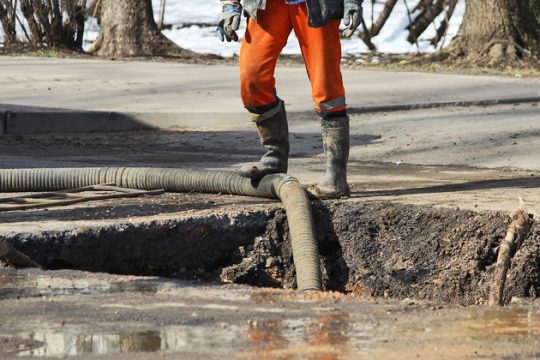 Στον ίδιο δρόμο και οι εργολάβοι