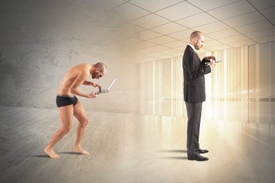 Κι όμως εξελισσόμαστε, αλλά πολύ αργά