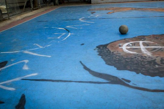 Ναζιστικά σύμβολα στο γήπεδο του Αντετοκούνμπο
