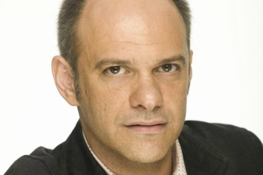 Από το MEGA στον ΣΚΑΪ ο Χάρης Γούλιος