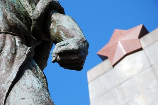 «Εδώ… στο μέρος της καρδιάς»