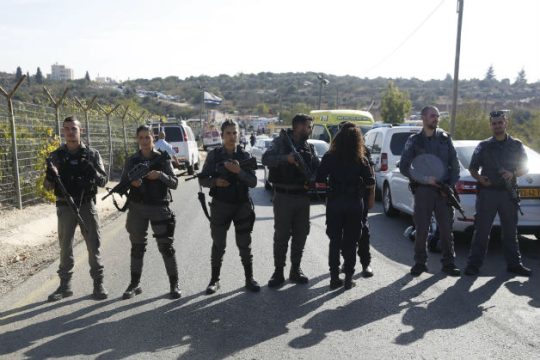 Παλαιστίνιος σκότωσε τρεις Ισραηλινούς στη Δυτική Όχθη
