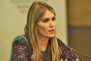 Ολα για την Εύα*