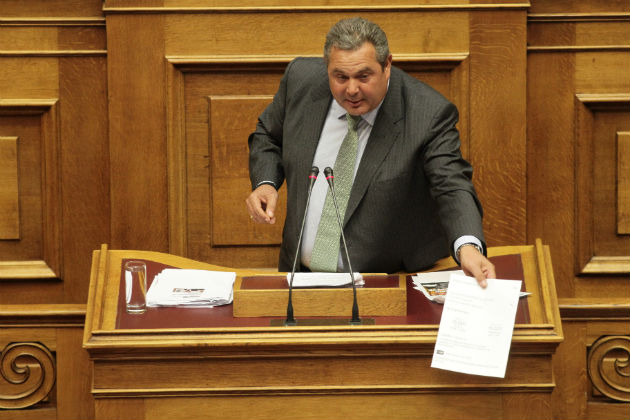 Σε υψηλούς τόνους η απάντηση Καμμένου στη Βουλή