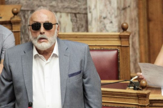 Βολές κατά Κουρουμπλή από Λοβέρδο και Κωνσταντινόπουλο