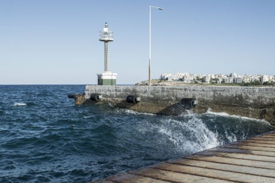 Δεμένα τα πλοία σε Λαύριο και Ραφήνα λόγω ισχυρών ανέμων