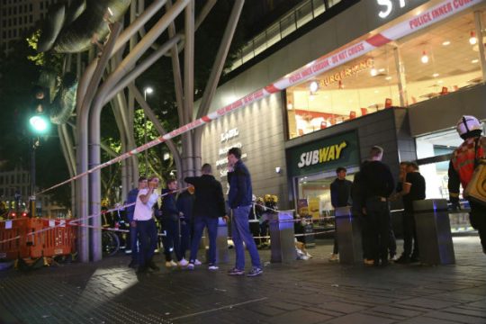 Έφηβος συνελήφθη μετά από επίθεση με οξύ στο Λονδίνο