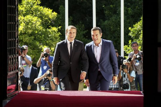 Ο γερμανικός Τύπος για την επίσκεψη Μακρόν