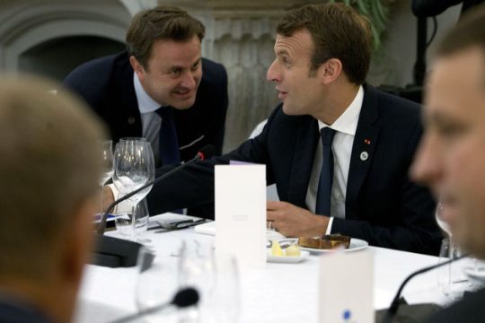 Ο Μακρόν στον δρόμο για το επίκεντρο της Ε.Ε.