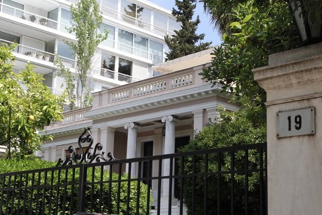 Πιέσεις, αλλά και ευοίωνα σημάδια