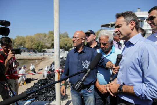 Ζητούν απόδοση ευθυνών για την πετρελαιοκηλίδα