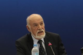 Εν αναμονή της προκήρυξης για τις άδειες