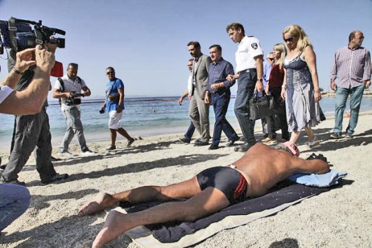 Ολλανδοί ειδικοί επαινούν τους καθαριστές των ακτών