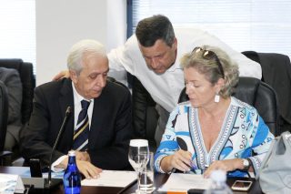 Ο τελευταίος να κλείσει την πόρτα…