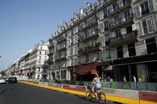 Γαλλικό… ψαλιδάκι στα επιδόματα ενοικίου