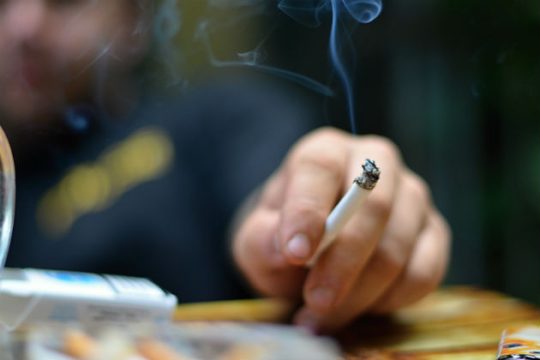 Ευρωπαϊκή «πρωτιά» της Ελλάδας στο παθητικό κάπνισμα