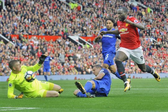 Τα… γειτονάκια πάνε χέρι χέρι