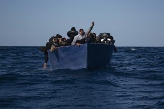 Βυθίστηκε σκάφος με μετανάστες ανοιχτά του Τομπρούκ της Λιβύης - Τουλάχιστον έξι νεκροί