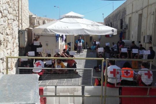 Ζητούν άσυλο οι πρόσφυγες στο Ρέθυμνο – «Μπαλάκι» η διαμονή τους