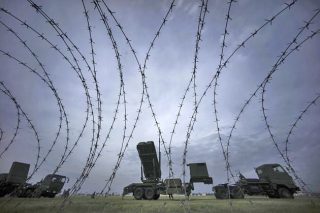 Nέο πύραυλο μεγάλου βεληνεκούς παρουσίασε το Ιράν 