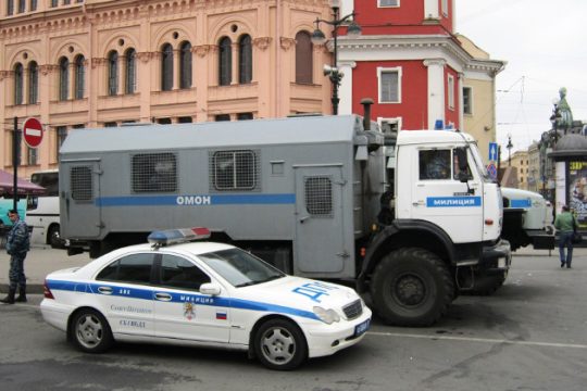 Έφηβος άνοιξε πυρ σε σχολείο της Μόσχας