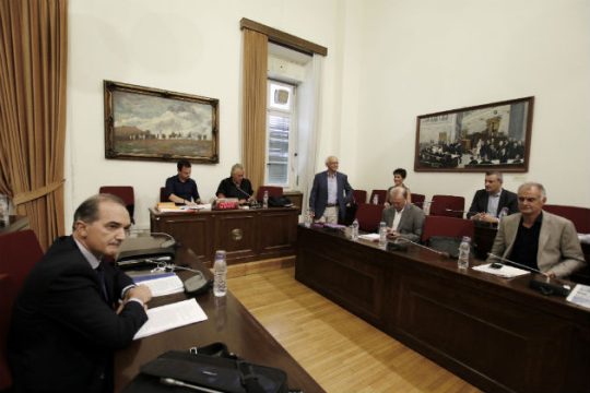 Ο Σαλμάς υπεραμύνθηκε της τιμολόγησης των αρθροσκοπήσεων