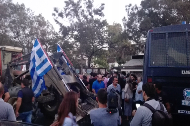 Ένταση μεταξύ αστυνομίας – διαδηλωτών στην ομιλία Τσίπρα