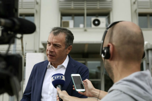 Ο Στ. Θεοδωράκης υποψήφιος για ένα «ανοιχτό κέντρο»