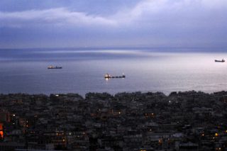 Αποκολλήθηκε το φορτηγό πλοίο που προσάραξε στον κόλπο της Θεσσαλονίκης
