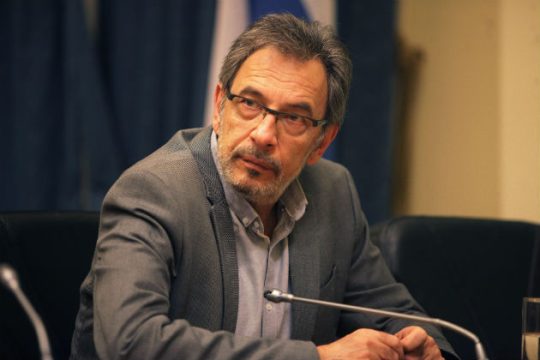 Απάντηση Τσακνή με αιχμές εναντίον Κωστόπουλου