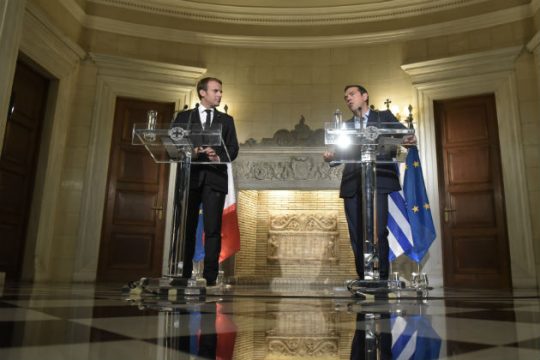 Ελάφρυνση χρέους χωρίς νέα μέτρα από το ΔΝΤ ζητά ο Μακρόν
